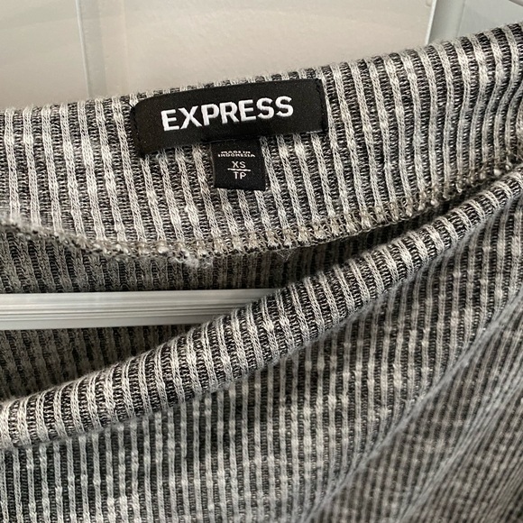 Express XS off the shoulder grey top - Picture 2 of 3